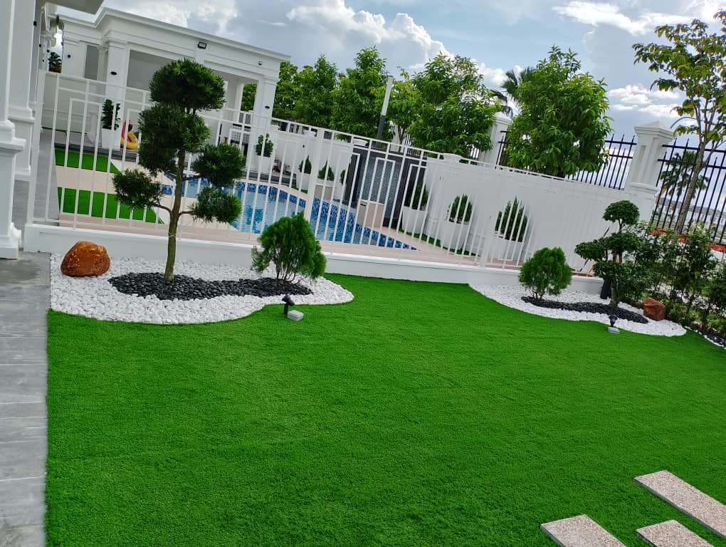 Pet-Friendly Artificial Grass for Outdoor and Indoor Spaces